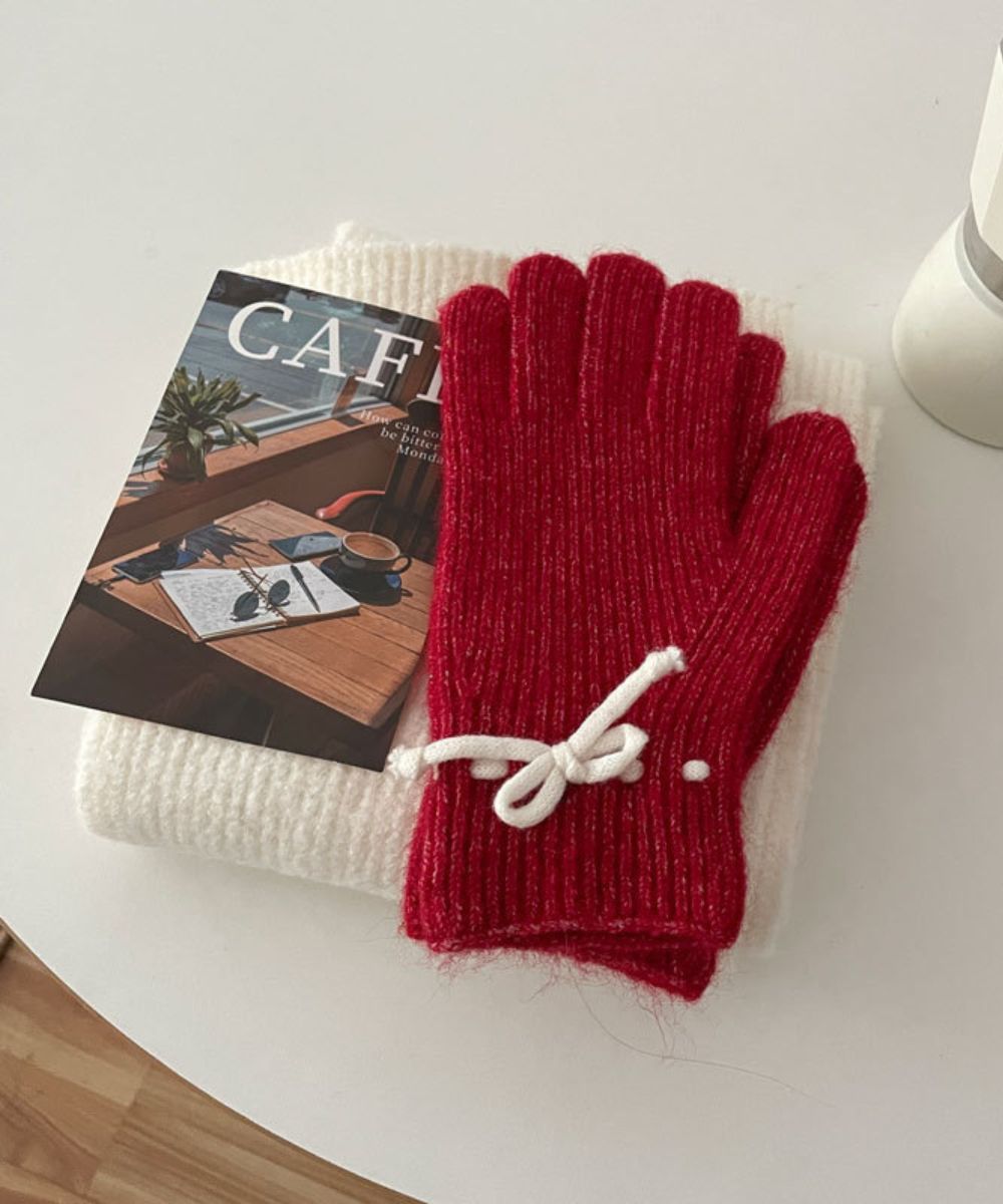 미카사의 빨간 스카프 — 사랑과 충성의 상징 ❤️